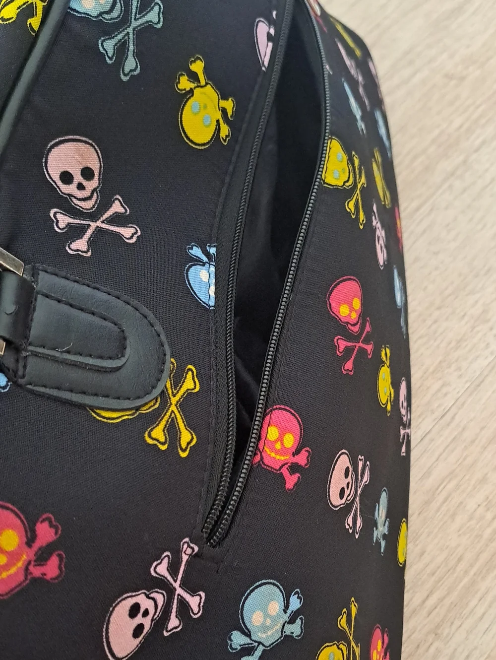 Skulls Design Black Duffel Bag with Multicolor Print
